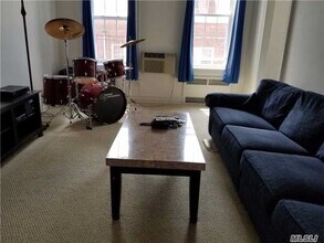 12 Hamilton Pl-Unit -C3 in Garden City, NY - Building Photo - Building Photo