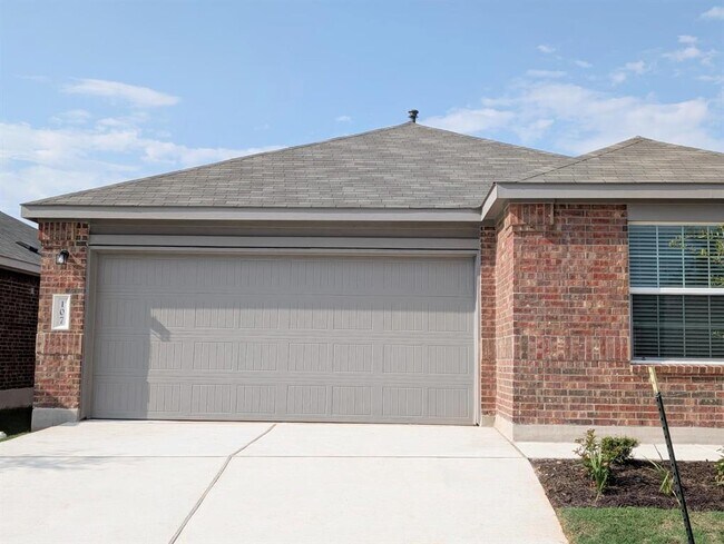 107 Imola St in Hutto, TX - Building Photo - Building Photo