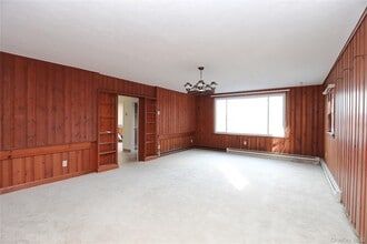 14311 US-9W in New Baltimore, NY - Building Photo - Building Photo