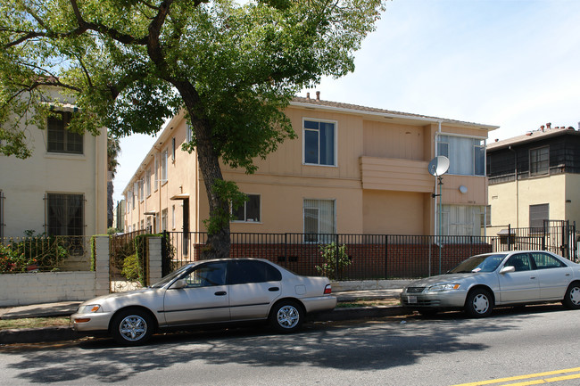 1011 N Normandie Ave in Los Angeles, CA - Building Photo - Building Photo