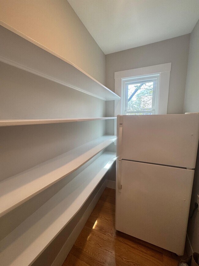 17 Belmont Sq, Unit 2 in Somerville, MA - Building Photo - Building Photo