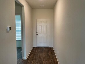 18904 Quiet Range Dr in Elgin, TX - Building Photo - Building Photo