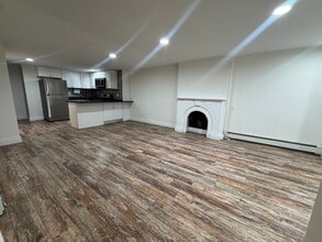 194 Hall St in Brooklyn, NY - Building Photo - Building Photo