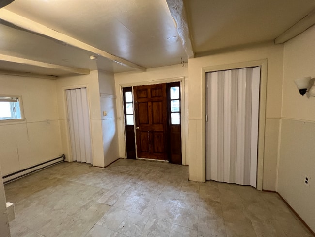 206 1/2 E John St in Martinsburg, WV - Building Photo - Building Photo