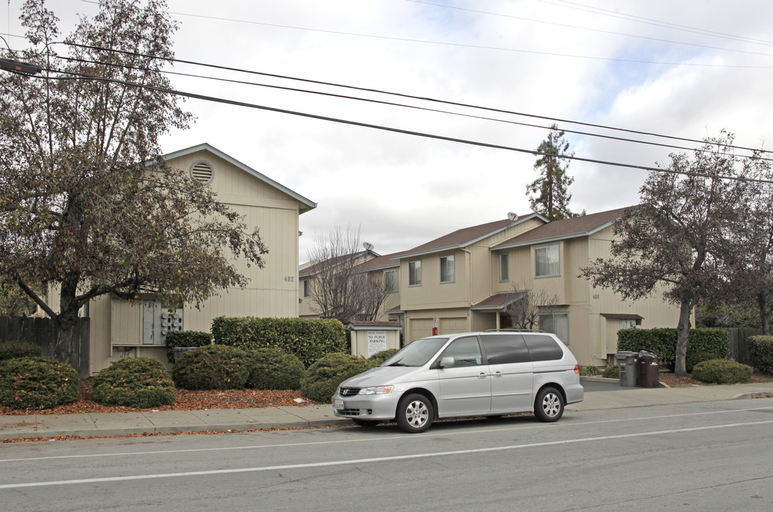 480 Sunset Blvd in Hayward, CA - Building Photo