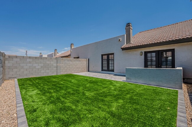 property at 3025 N 24th Dr
