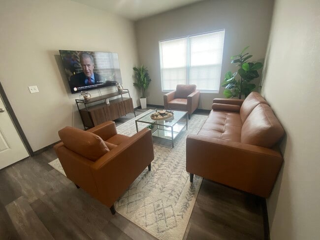 2411 S Jackson Ave, Unit 7