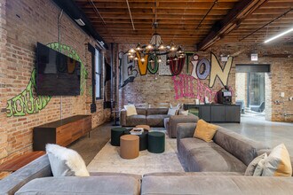 Cobbler Square Lofts in Chicago, IL - Building Photo - Interior Photo