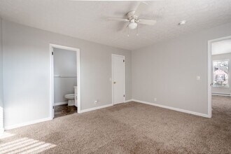 1059 Woods Ferry Rd in Gallatin, TN - Building Photo - Building Photo