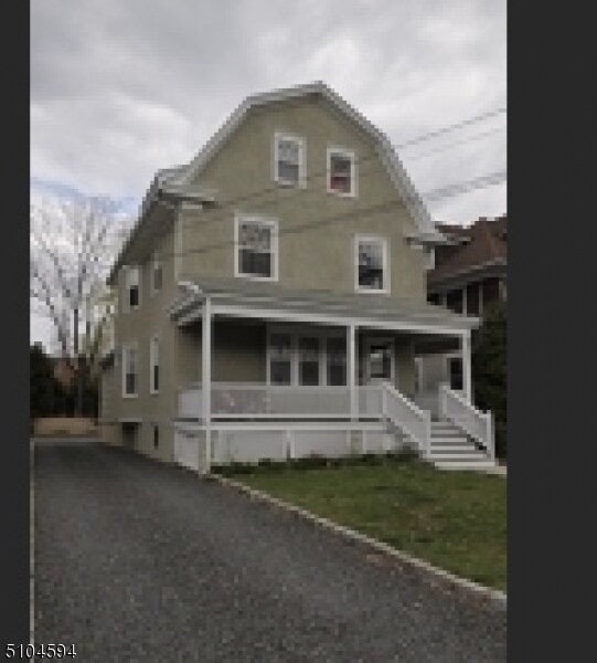 6 Summit Ave-Unit -2 in Summit, NJ - Foto de edificio - Building Photo