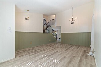 8908 W Hove Loop in Austin, TX - Building Photo - Building Photo