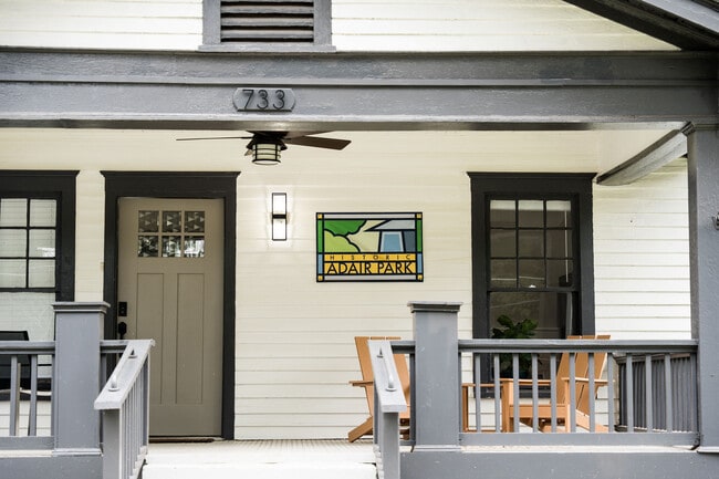 733 Bonnie Brae Ave SW in Atlanta, GA - Foto de edificio - Building Photo