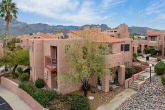 Ventana Vista Condominium in Tucson, AZ - Building Photo - Building Photo