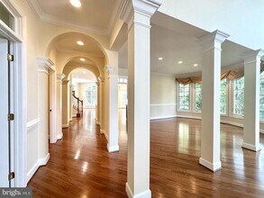 1460 Carrington Ridge Ln in Vienna, VA - Building Photo - Building Photo