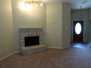 5908 Alcova Ln in Dallas, TX - Foto de edificio - Building Photo