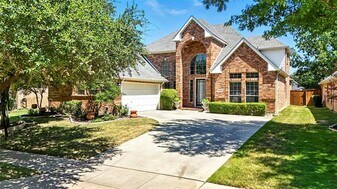 8220 Holliday Rd in Lantana, TX - Building Photo