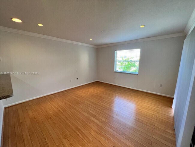 9217 NW 54th St in Sunrise, FL - Building Photo - Building Photo