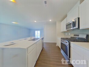 1426 Cattleman Acrs Dr in Inman, SC - Foto de edificio - Building Photo