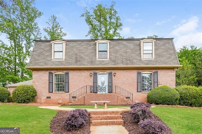property at 1176 Hampton Hall Dr NE