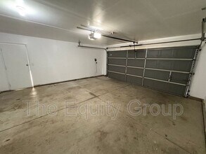123 W Loyola Ave in Visalia, CA - Building Photo - Building Photo