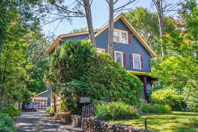 530 Mountain Ave in North Caldwell, NJ - Building Photo - Building Photo