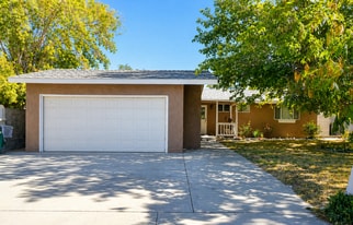 43826 Adler Ave in Lancaster, CA - Building Photo