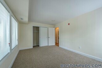 6 Westgate Dr, Unit 6T in Woburn, MA - Building Photo - Building Photo