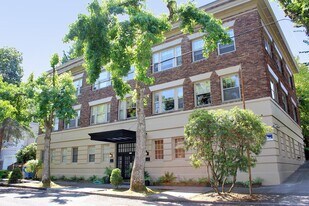 1928 SW Laurel St in Portland, OR - Building Photo