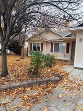 1241 N Cathy Ave-Unit -1 in Meridian, ID - Building Photo - Building Photo