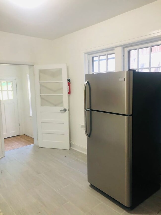 160 Barnt Ave in Trenton, NJ - Building Photo - Building Photo