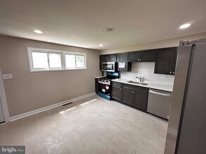 8039 Gough St in Baltimore, MD - Building Photo - Building Photo