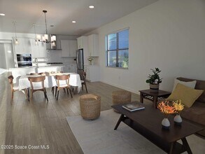 3055 Dampier Dr in Melbourne, FL - Building Photo - Building Photo