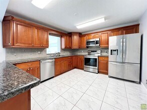 3318 NW 68th Ct in Fort Lauderdale, FL - Building Photo - Building Photo