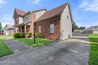 8212 Grandel Pl in Louisville, KY - Building Photo - Building Photo