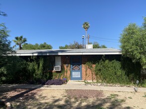 Water Street Apartments in Tucson, AZ - Building Photo - Building Photo