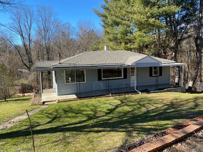 15 Oakcrest Pl in Asheville, NC - Building Photo - Building Photo