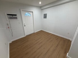 19360 SW 116th Ave in Miami, FL - Building Photo