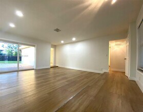 4401 Madison St in Hollywood, FL - Building Photo - Building Photo
