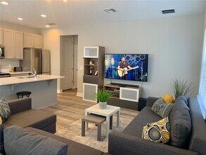 8261 Lindahl Aly in Orlando, FL - Building Photo - Building Photo