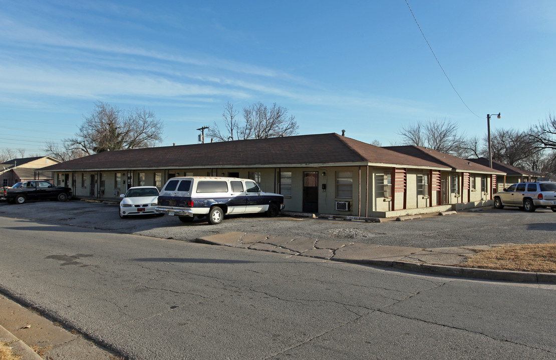 Gary Court in Tulsa, OK - Foto de edificio