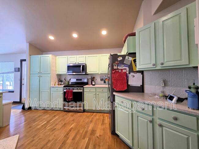 908 Hunters Way in Bozeman, MT - Building Photo - Building Photo
