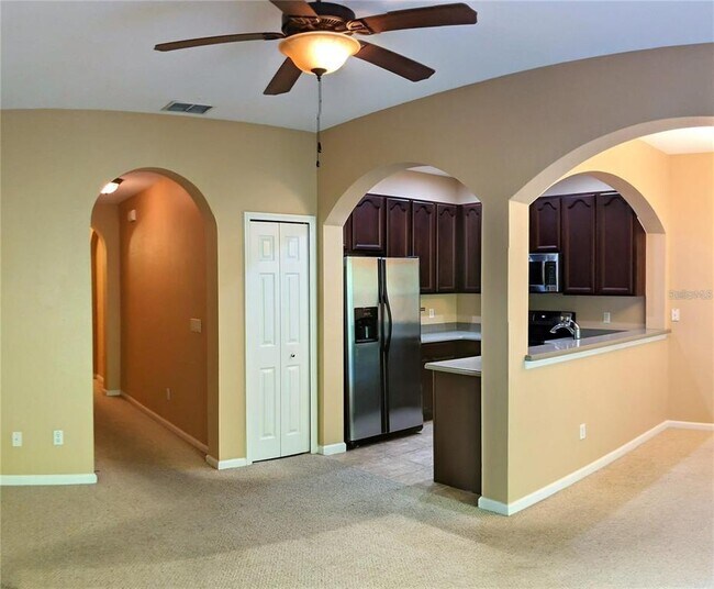 10272 Park Commons Dr in Orlando, FL - Building Photo - Building Photo