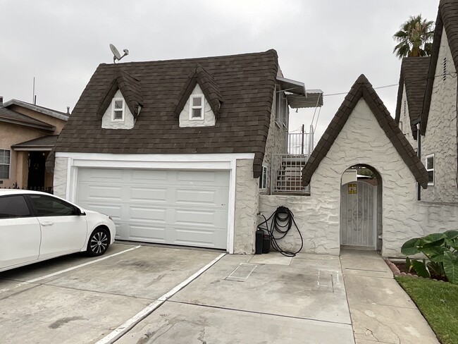 3031 Saturn Ave in Huntington Park, CA - Foto de edificio - Building Photo