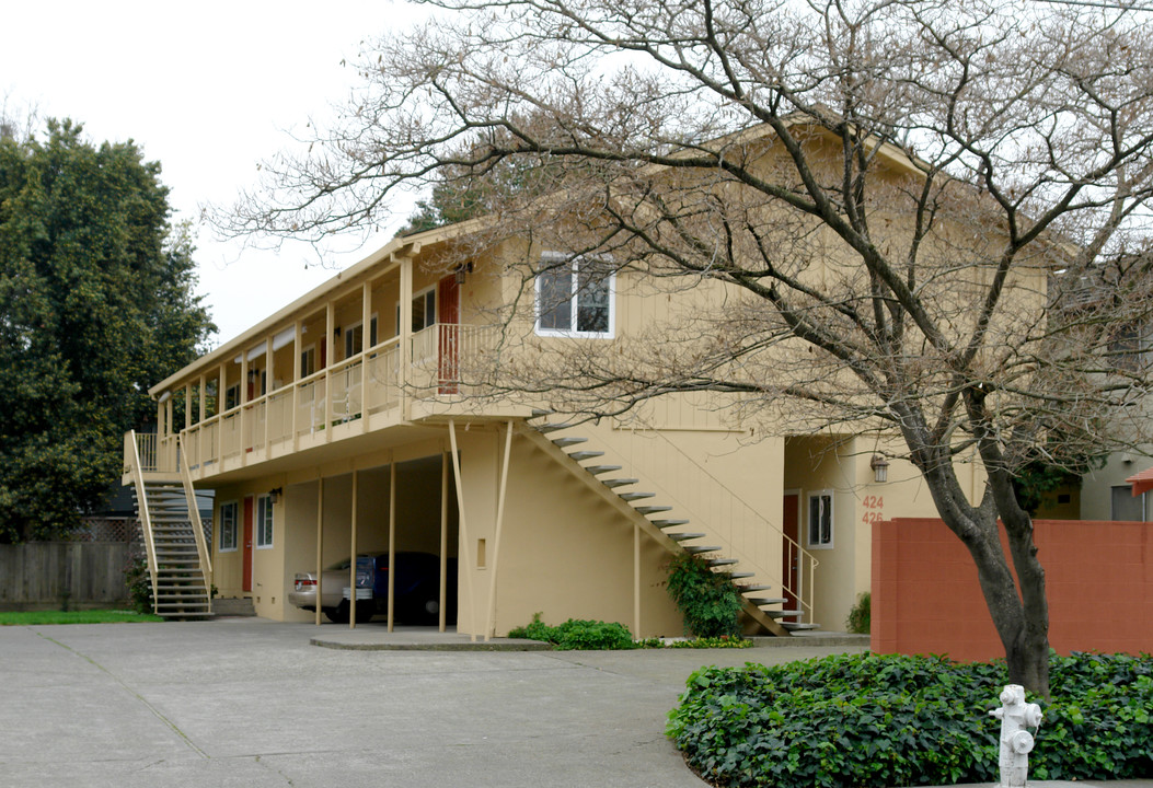 424 Klute St in Santa Rosa, CA - Building Photo