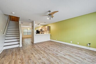 1101 Grove Blvd in Austin, TX - Building Photo - Building Photo