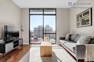 4918 St Elmo Ave in Bethesda, MD - Building Photo