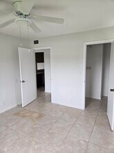 1766 Abbey Rd in West Palm Beach, FL - Building Photo - Building Photo