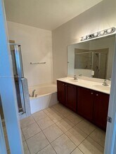 297 Las Brisas Cir in Weston, FL - Building Photo - Building Photo