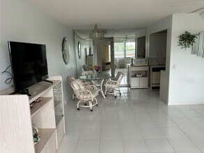 4053 Cornwall C in Boca Raton, FL - Building Photo - Building Photo