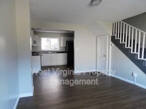 200 Lewis St in Oak Hill, WV - Building Photo - Building Photo